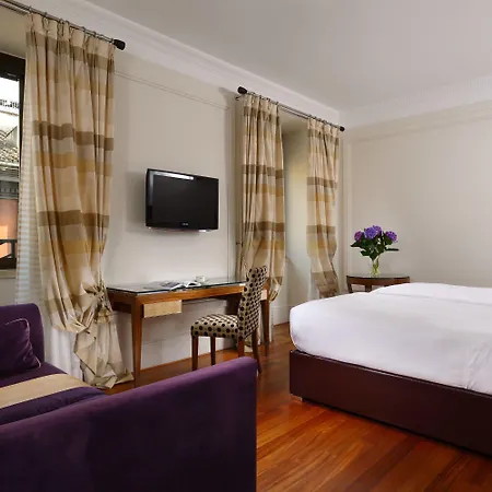 Deco Hotel 4*