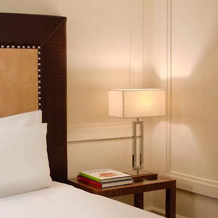 Deco Hotel 4*