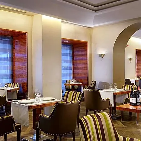 Unahotels Decò Hotel 4*
