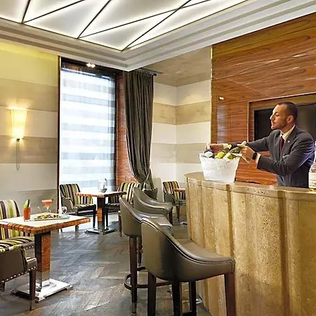 Unahotels Decò Hotel 4*