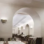 Deco Hotel